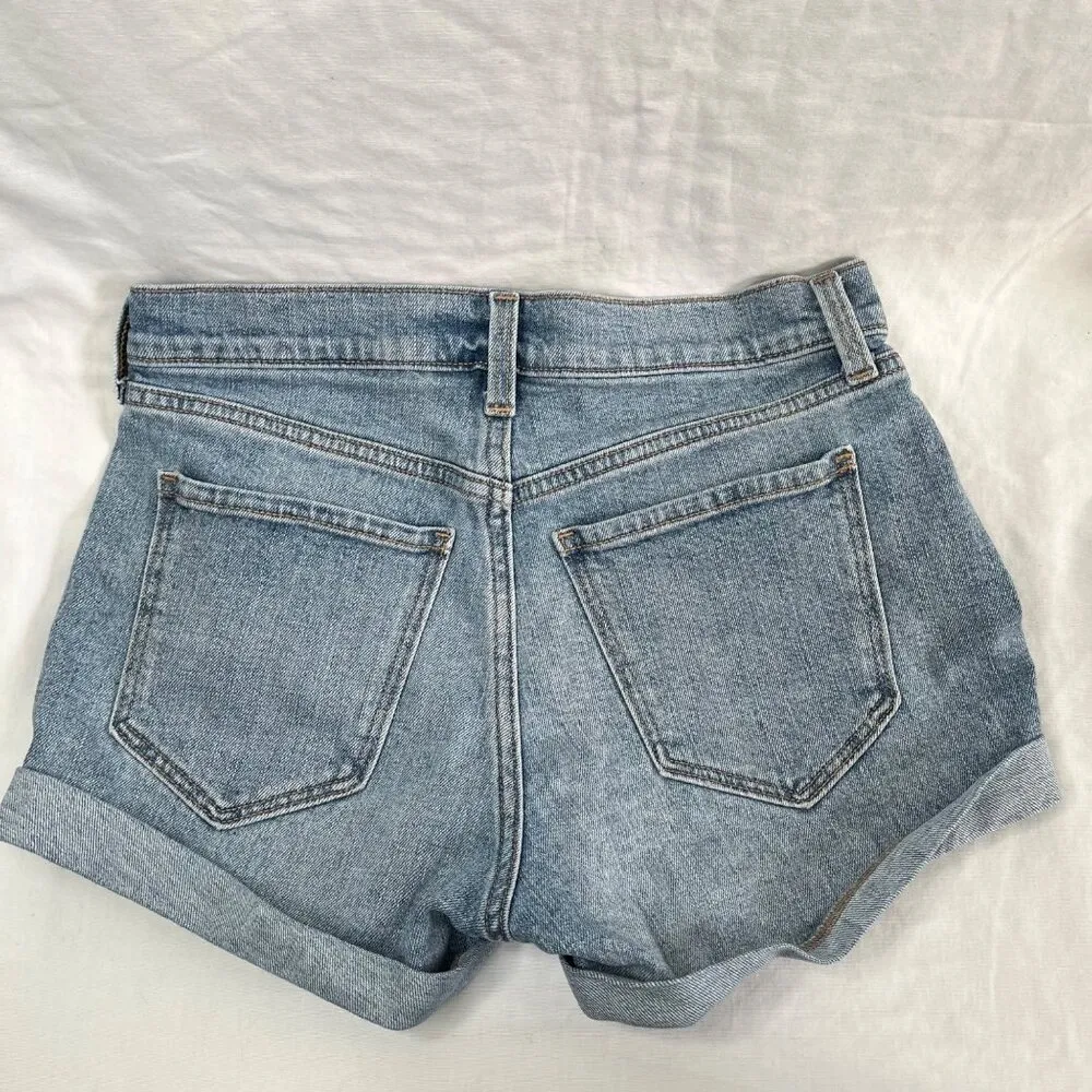 Old Navy Boyfriend Mid Rise Denim Jean Shorts Size 0 Medium Wash - Image 2
