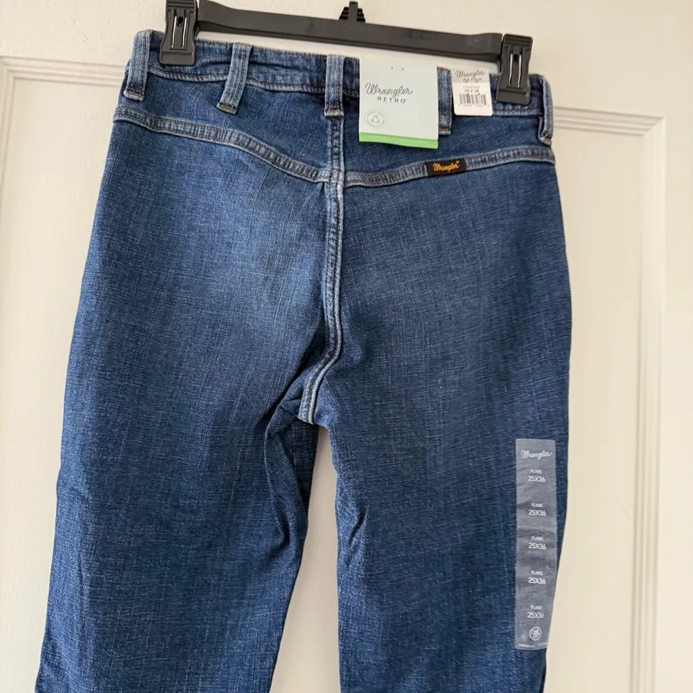 Wrangler Retro High Rise Wide Leg Flare Jeans Front Patch Pockets Size 25x36 NWT - Image 5