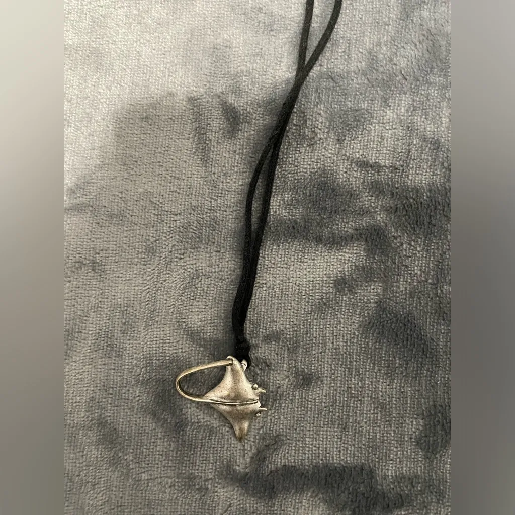 Silver Manta Ray Necklace - Image 2
