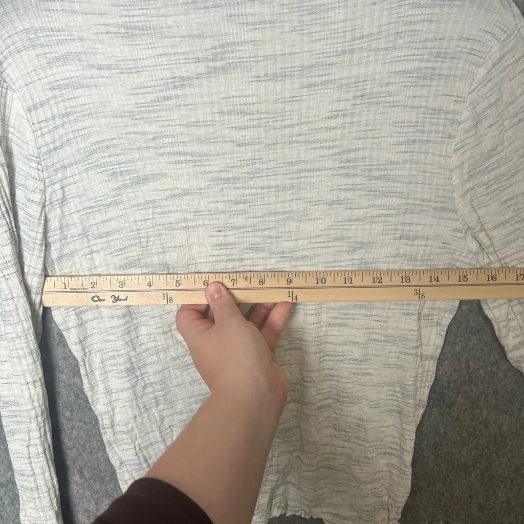 Aeropostale Woman Size Large basic Textured White Long Sleeve Top - Image 5