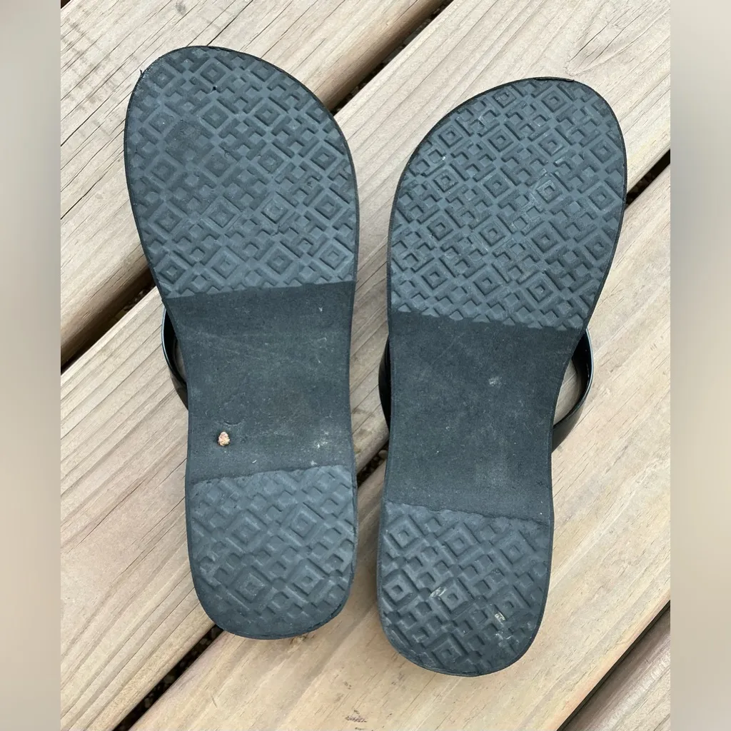 Tory Burch Black Flip Flops🏖️☀️ - Image 7