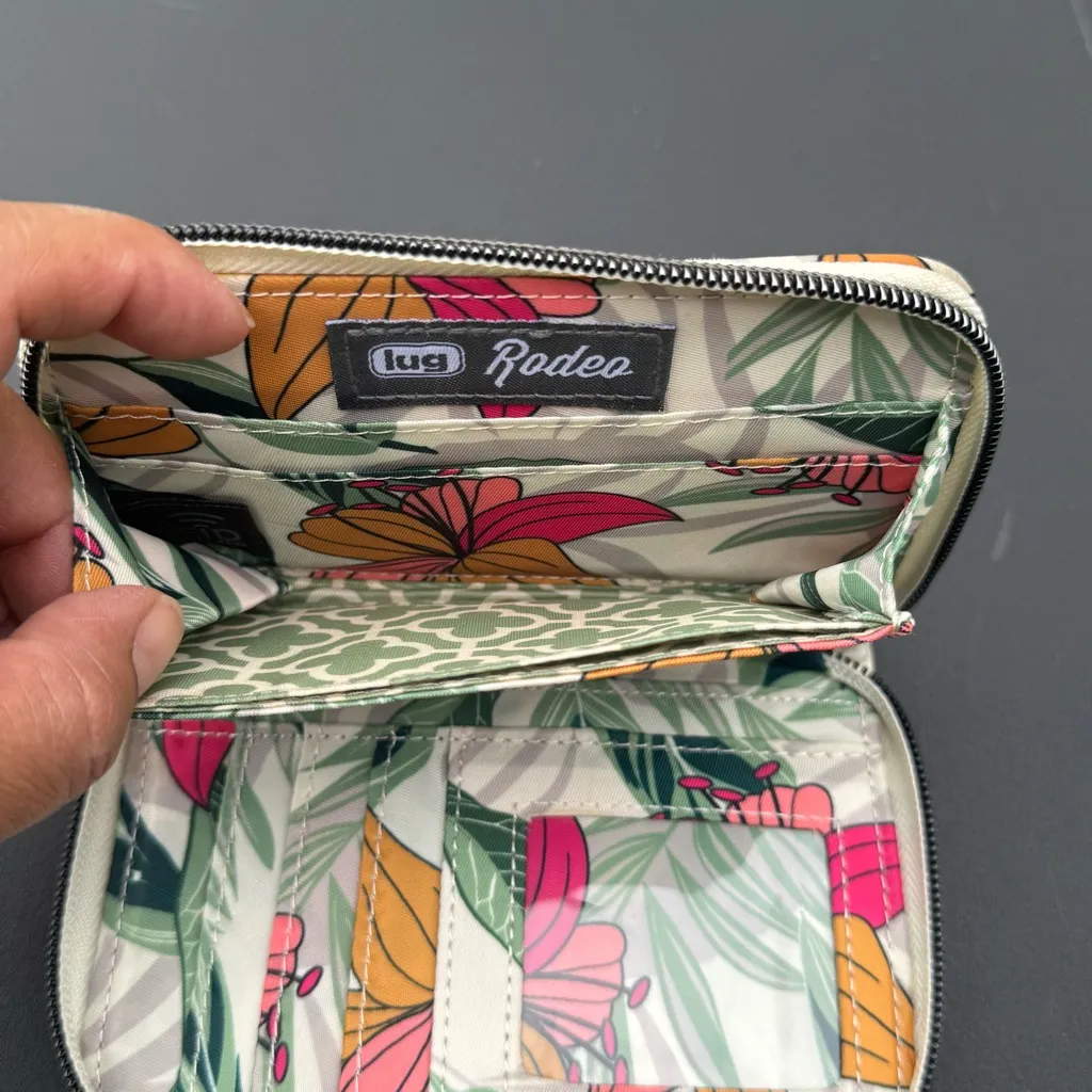 Lug Rodeo RFID Quilted Wallet with Floral Design - Image 6