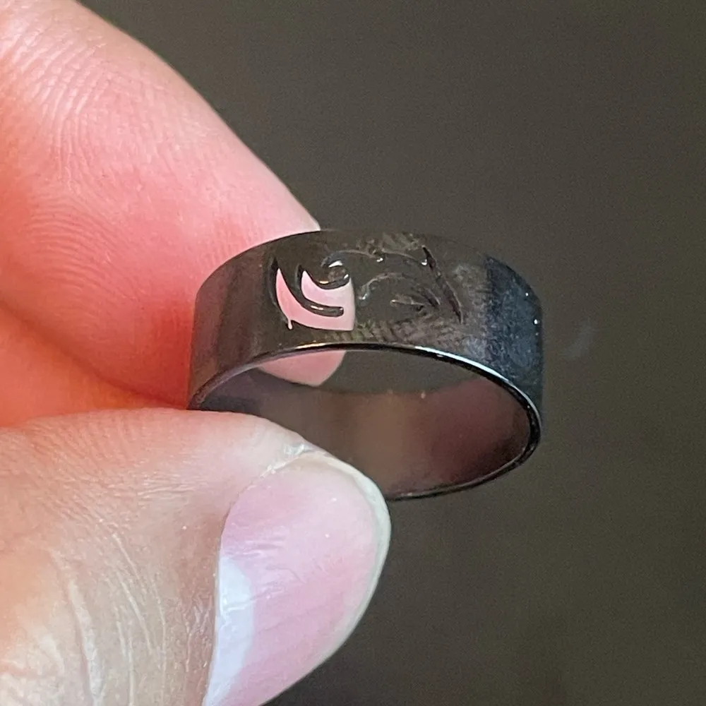 Hollow two dolphins black stainless steel ring size 7 - Image 7