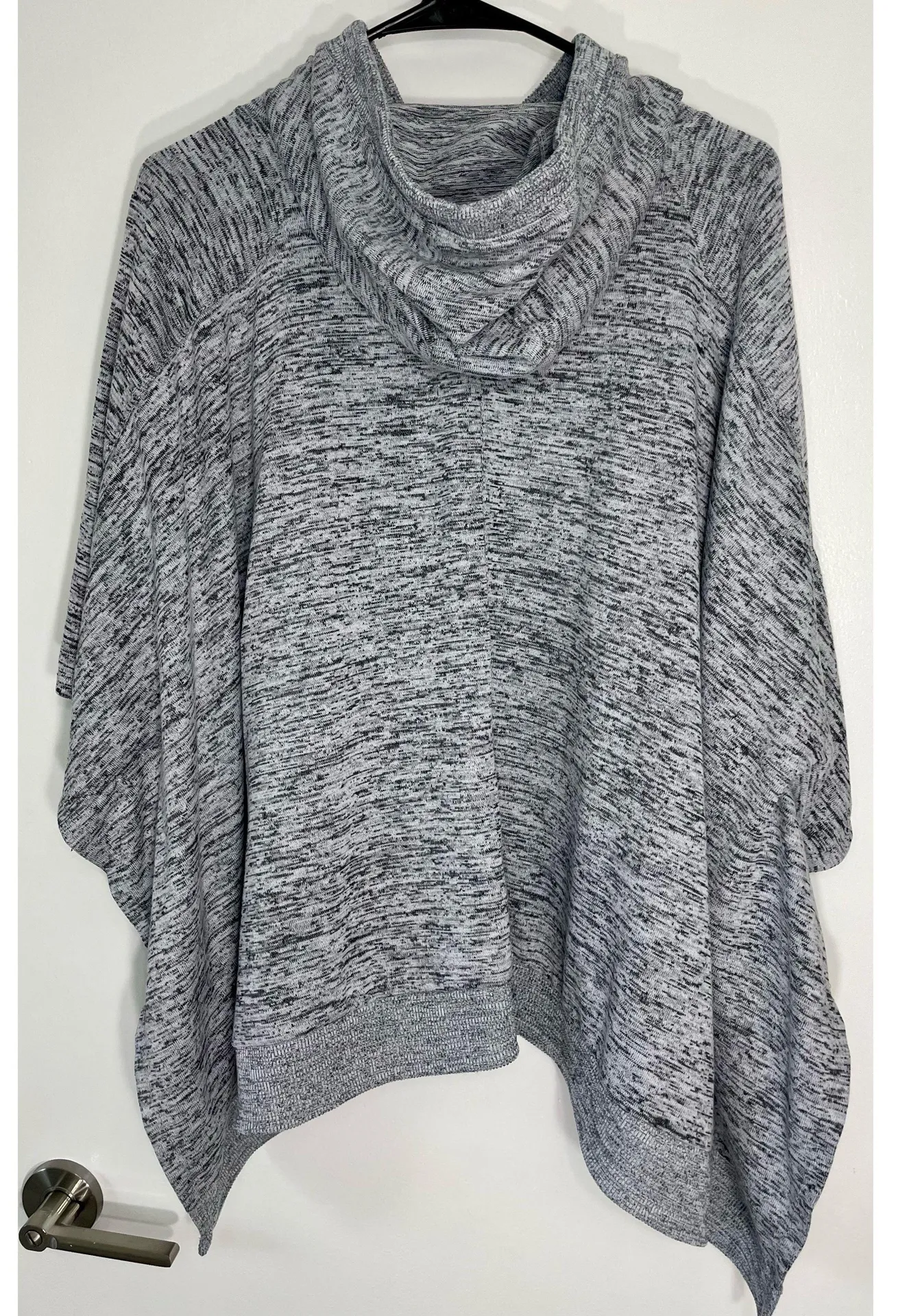 Heathered Grey Blissful Techie Poncho - Image 9