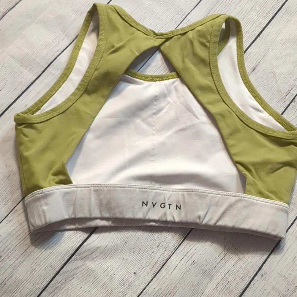 sports bra size small? - Image 2
