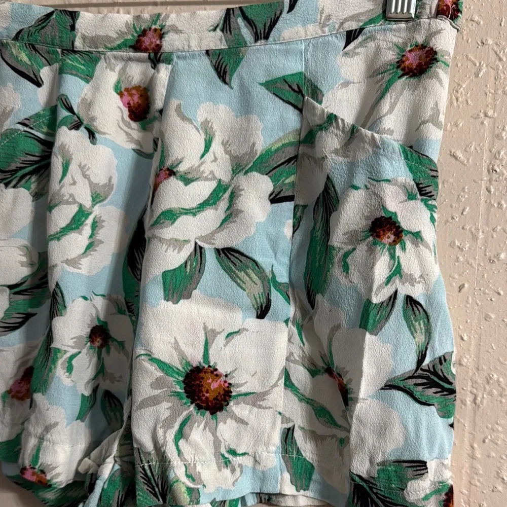 MINKPINK Green and White Top & Shorts Set - Image 6