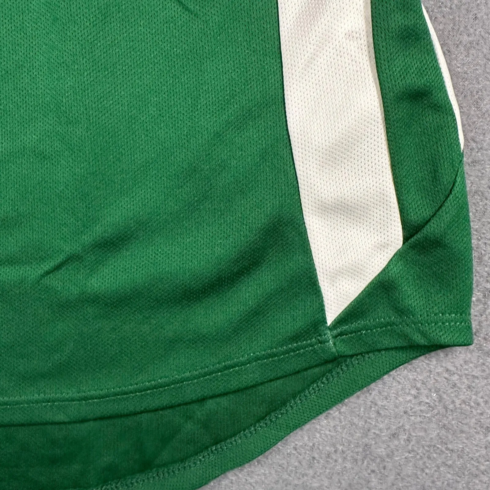 ASICS Medley Singlet Running Tank Top Womens L Green White TF753-8101 NWT - Image 5