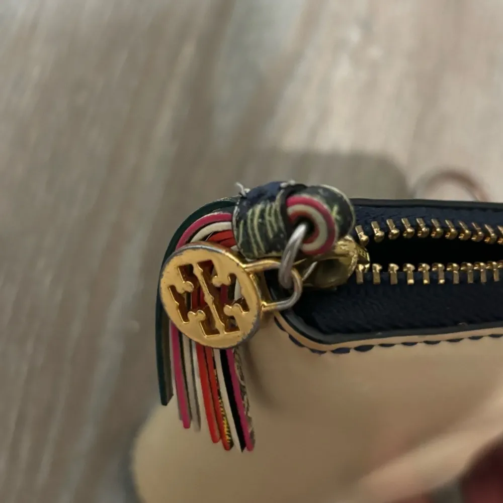 toryburch Peggy the Pig Zip-Around Leather Coin Case - Image 6