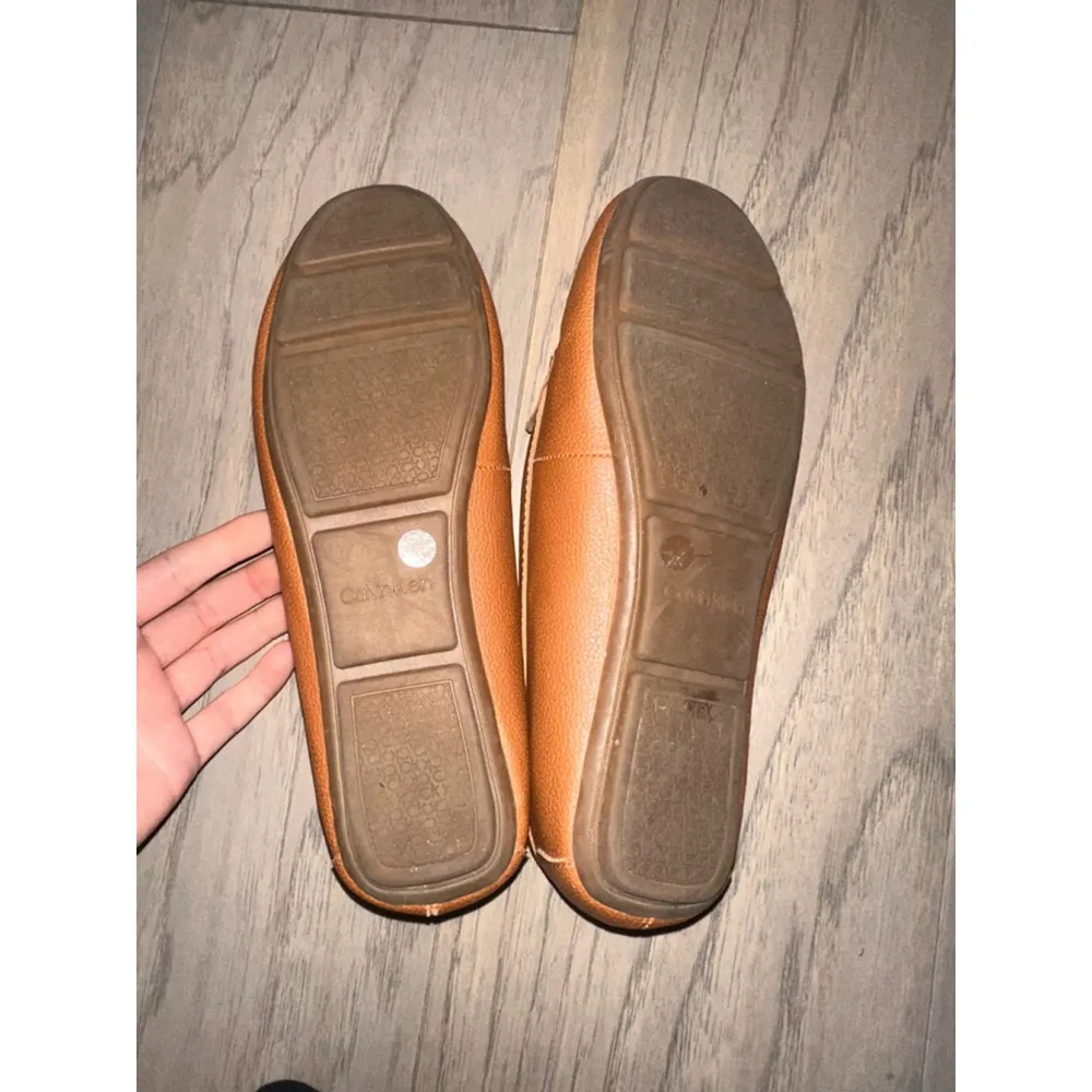 Women's Calvin Klein Luca Cognac Loafers Size 7.5M - Image 6