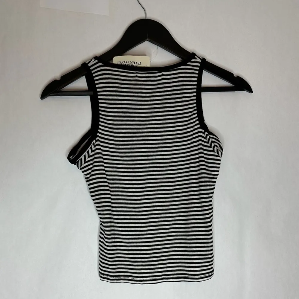 NWT Forever 21 Black White Stripe Ribbed Crop Tank Top Stretch Knit Size Medium - Image 5