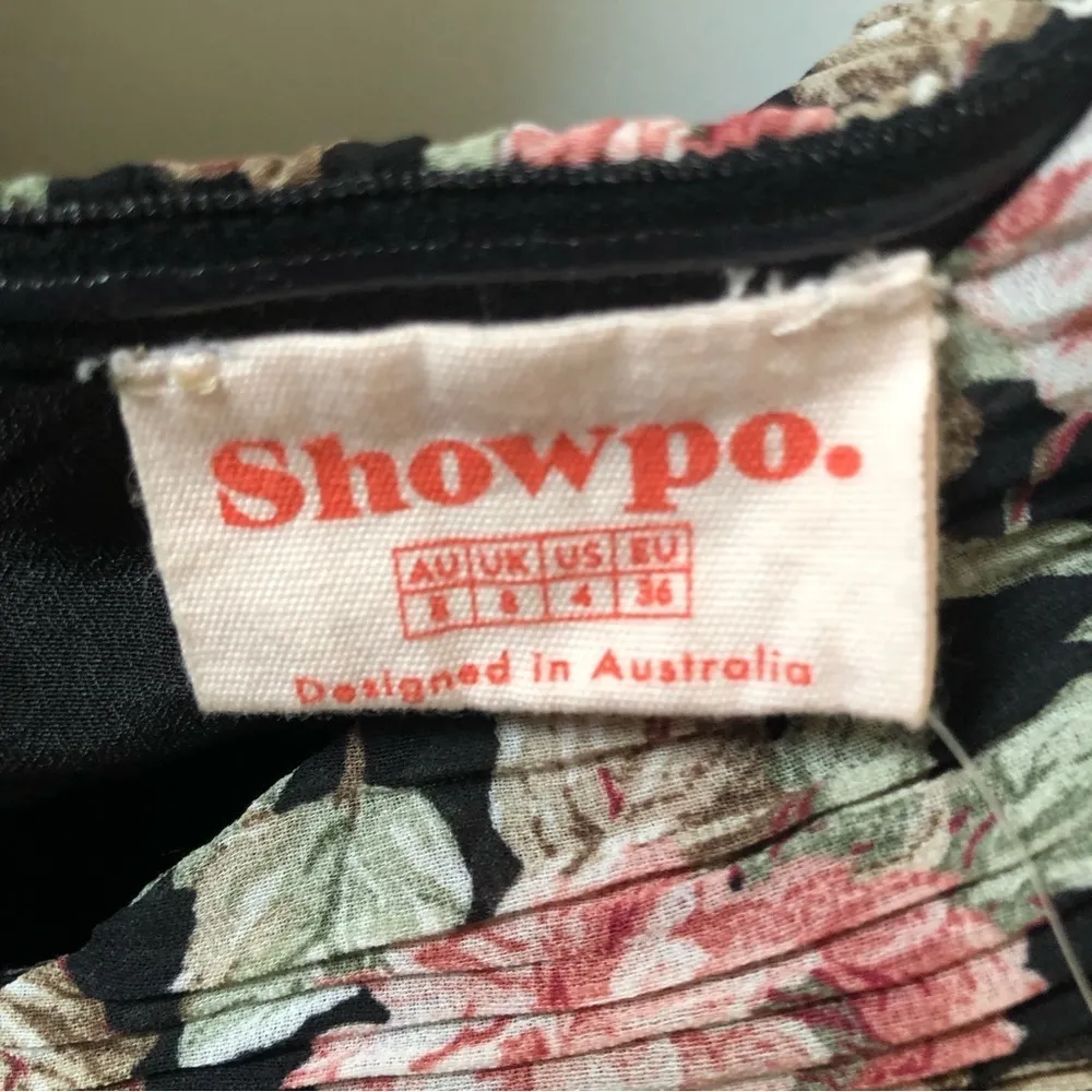 Showpo Lisa Halter Neck Floral Playsuit Romper Size 4 NWT - Image 2