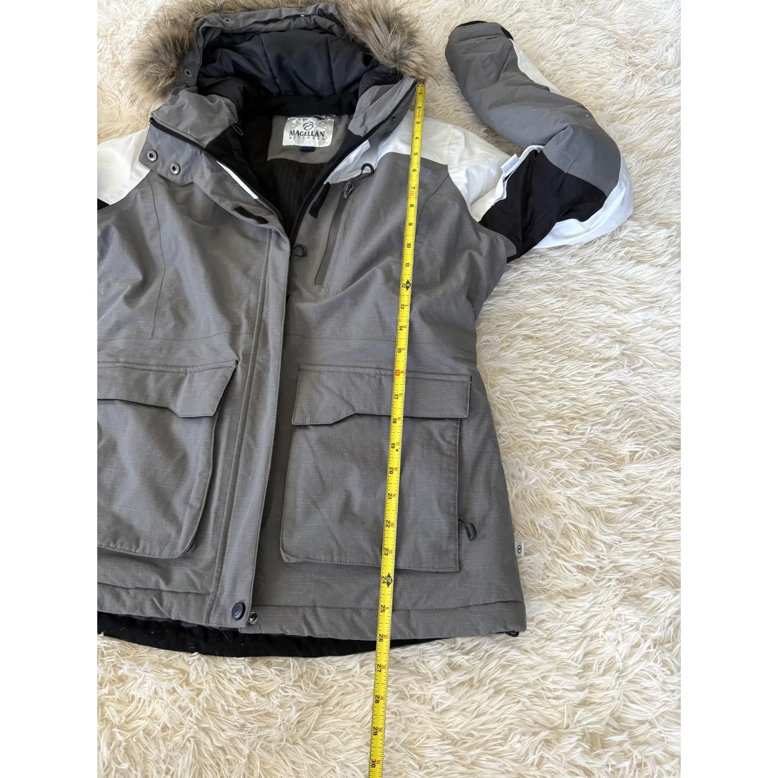 Magellan Outdoors Women's Gray‎ White Faux Fur Hooded Winter Parka Jacket medium - Image 7