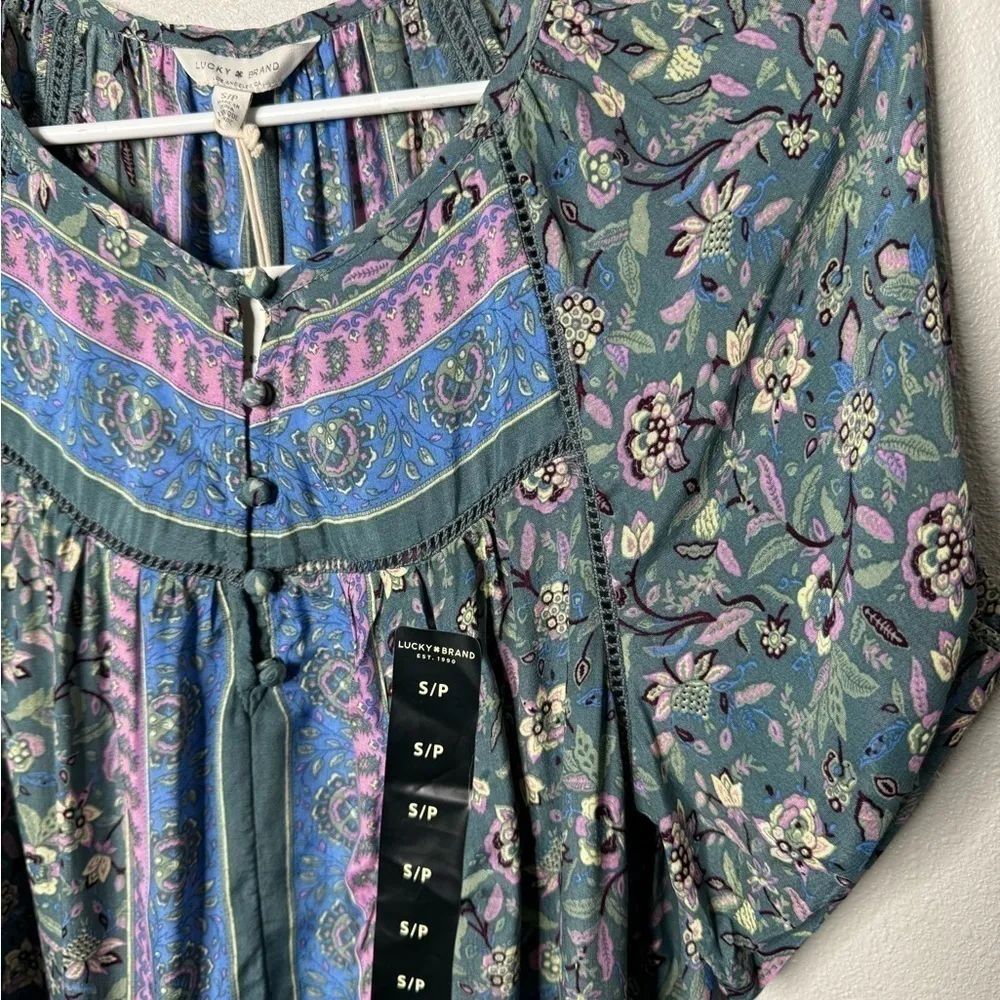 Lucky brand printed paisley floral puff short sleeve 1/4 button blouse Size S - Image 5