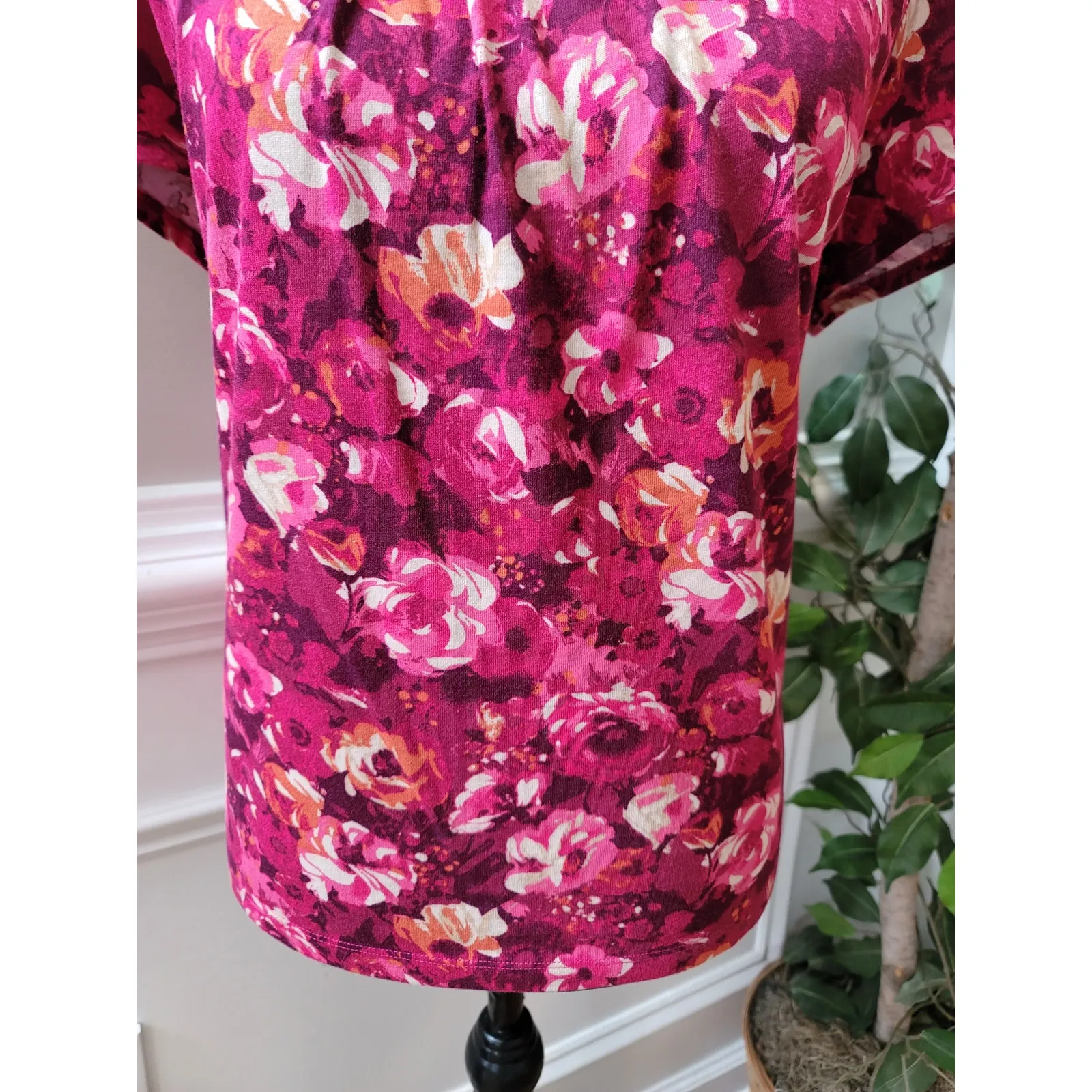 St. John Bay Blouse Women's Size P|L Multicolor Floral Ruffle Scoop Neck Top - Image 4