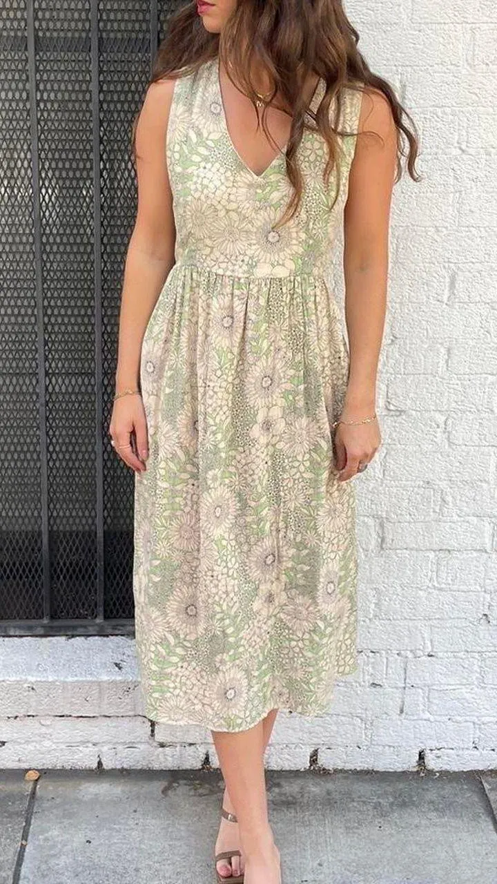 NEW self contrast Green and white floral v - Image 2