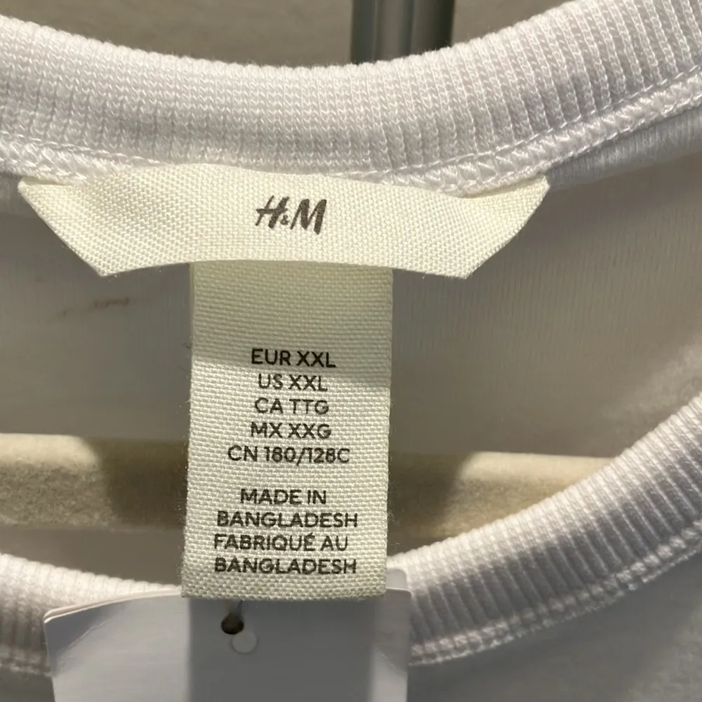 NWT H&M Sports Studios NY tee - Image 3