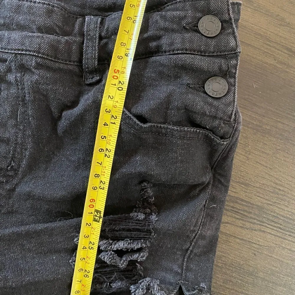 Refuge size 4 black short short overalls distressed - Image 8