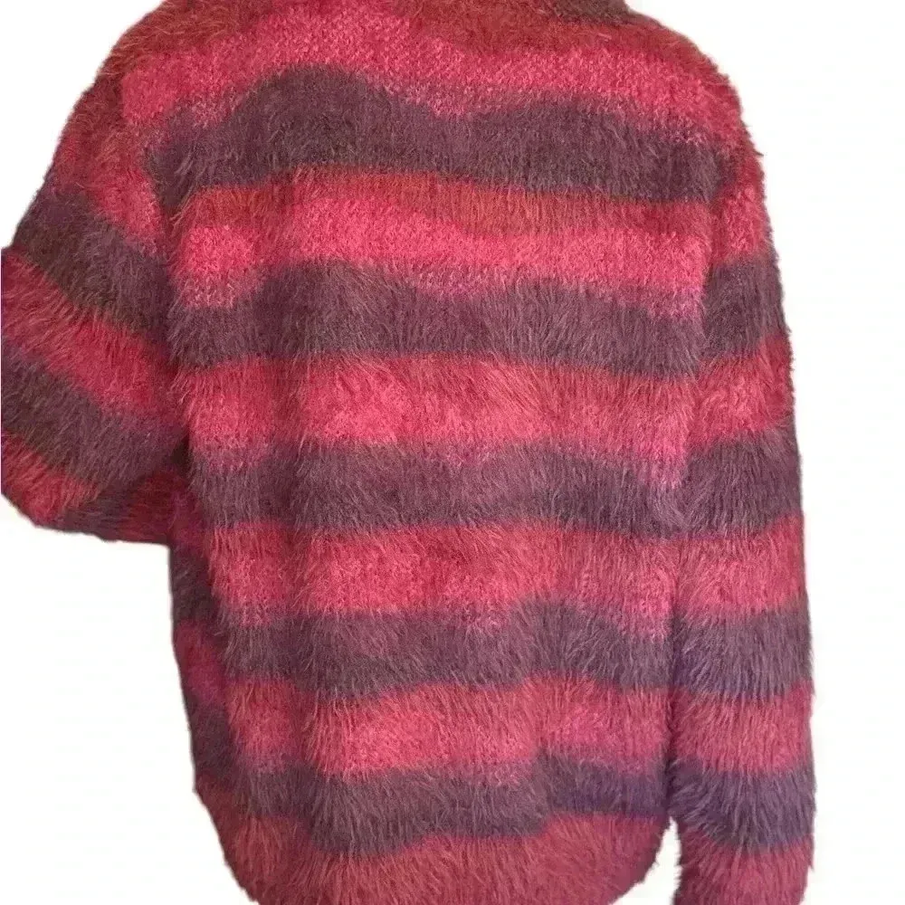 Savage crewneck fuzzy texture long sleeve sweater l. Size L - Image 9