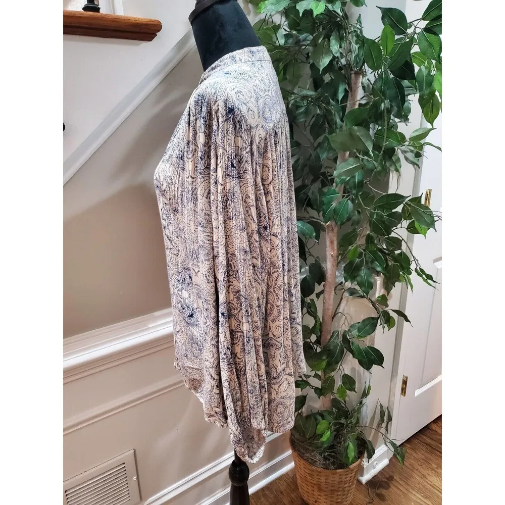 Blu Heaven Women's White Blue Paisley Rayon Long Sleeve Button Down Shirt Medium - Image 5