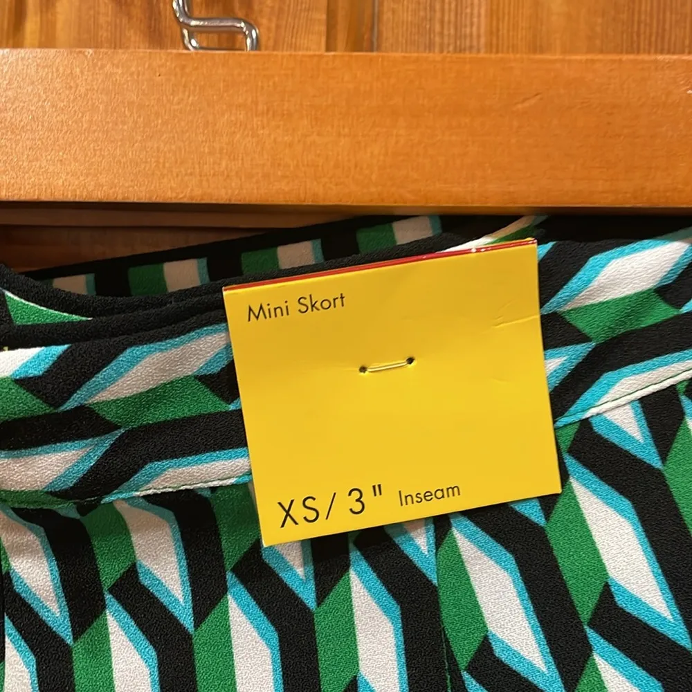 NWT DVF for Target Skort/Shorts wrap style with pockets size XS - Image 9