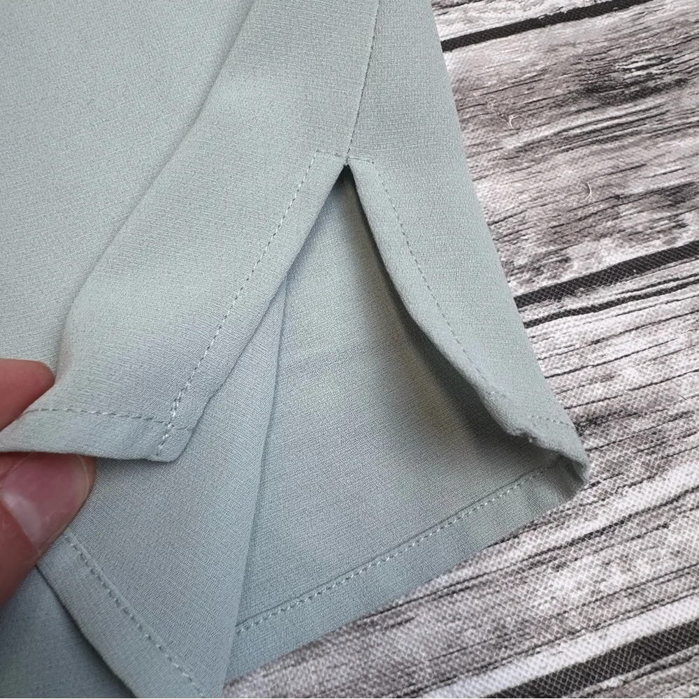 Liz Claiborne Collection Women's Short Sleeve Blouse Pale Light Sage Green 12 - Image 5