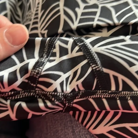 Lululemon Pretty‎ Palm Angel Wing Wunder Under Roll Down Pant - Image 6