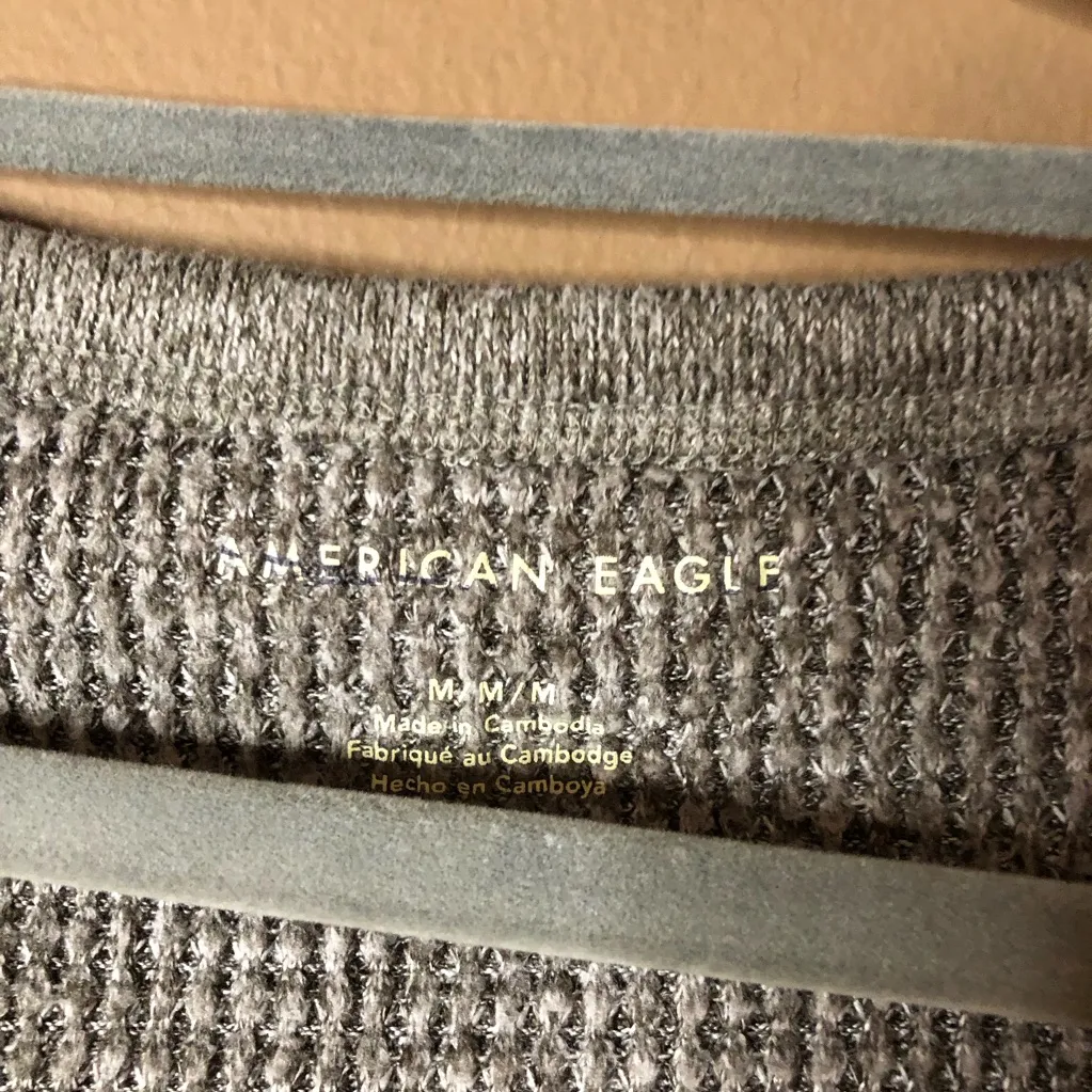 American‎ Eagle Plush v neck sweater shirt grey size medium - Image 3