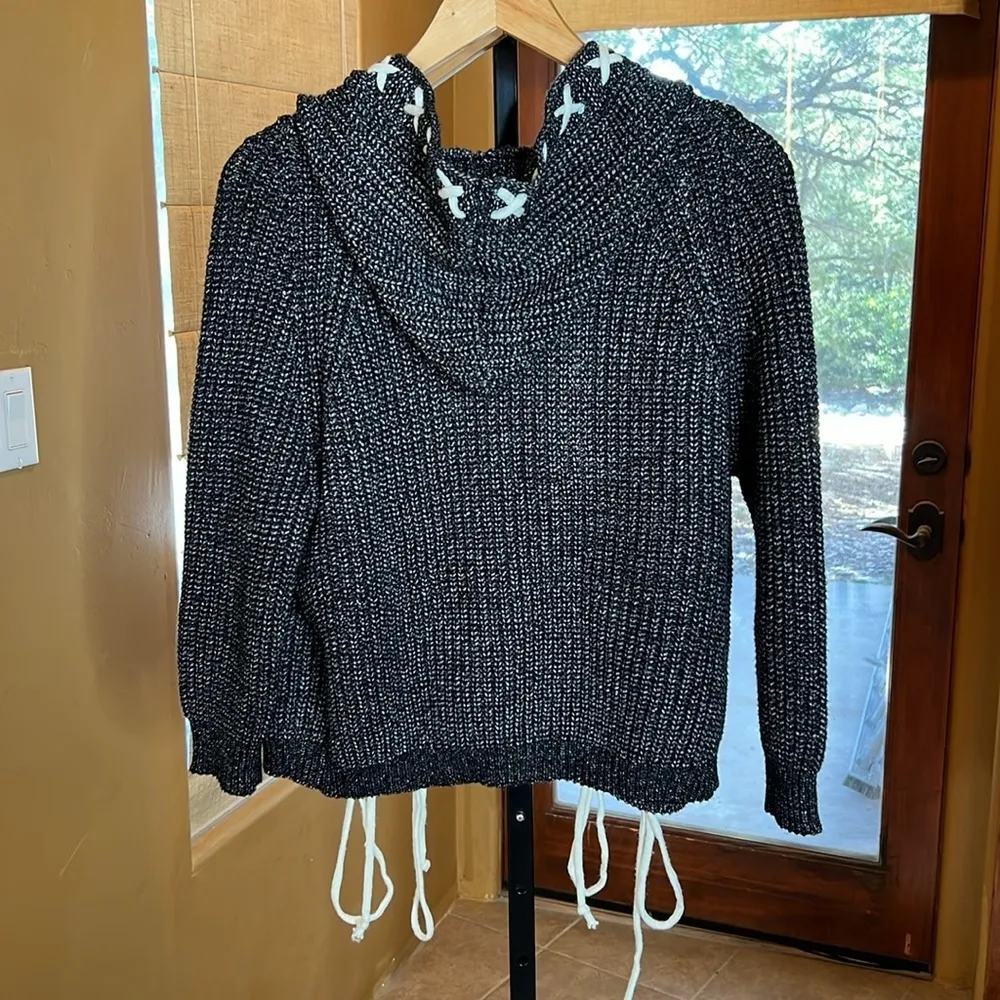 EARTHBOUND TRADING CO. BLACK CREAM SWEATER SIZE SMALL - Image 5