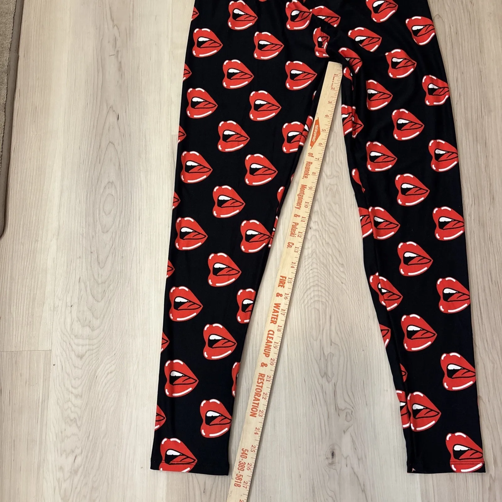 Lularoe  T/C Leggings 2020 Lips Rock and Roll Black, Valentine's Day, Soft, sexy - Image 3