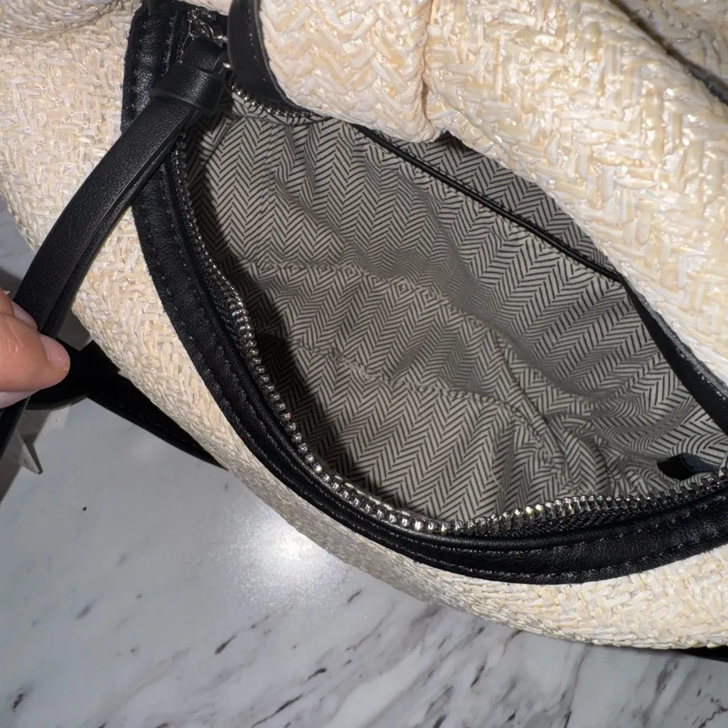 NWT Urban Expressions Beige and Black Crossbody Bag - Image 6