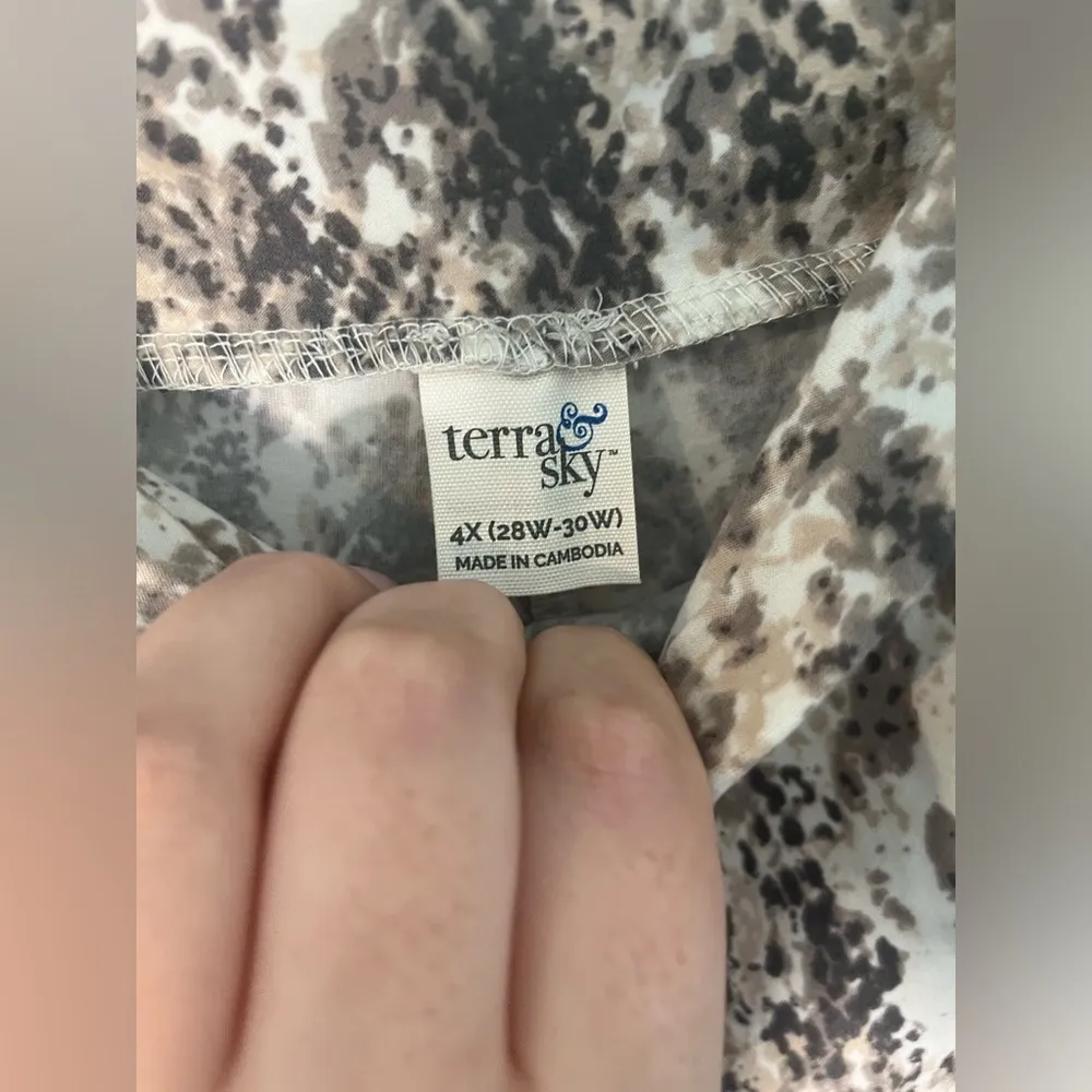 Terra and Sky NWT Snake Skin Animal Printed Soft Stretchy Capri Leggings Sz 4XL - Image 10