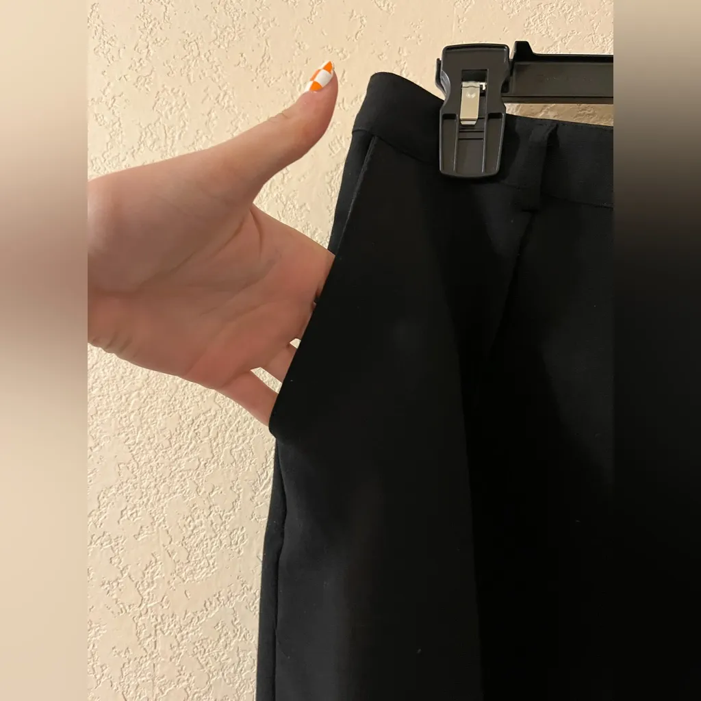 Good American Luxe Suiting Trouser Shorts - Image 4