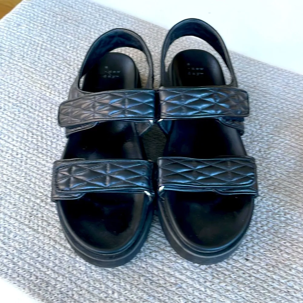 A New Day Black Woven Two Strap Sandals Size 9 - Image 2