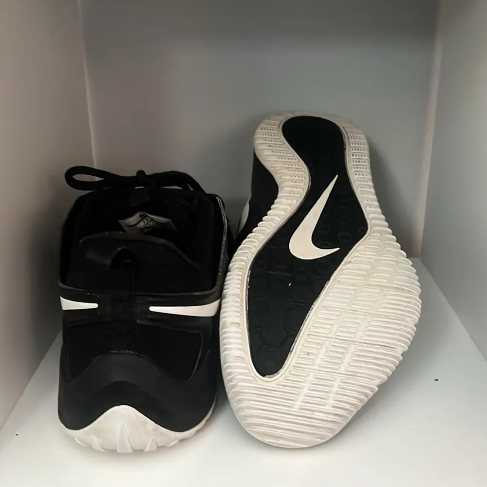 Nike  Volleyball shoes - Image 4