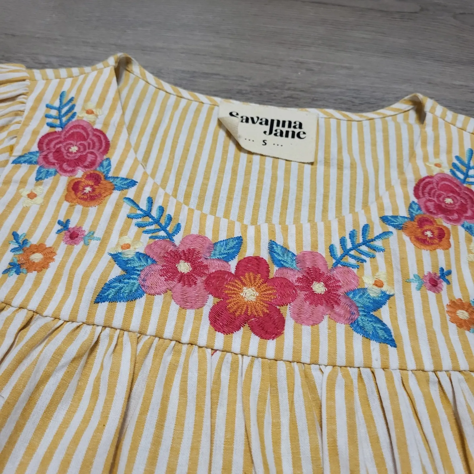 Savanna Jane Embroidered Floral Striped Yellow Top Women Size S Short Sleeve - Image 3
