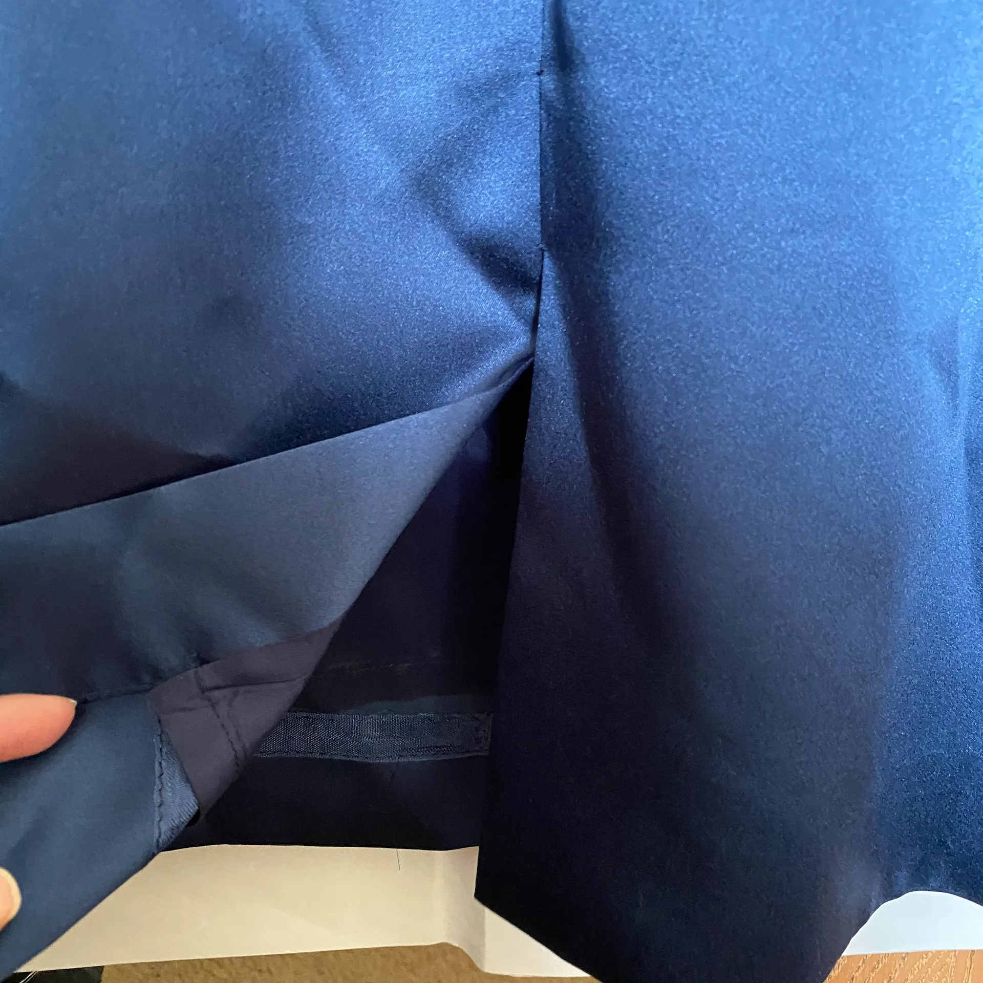 navy blue dress. - Image 7