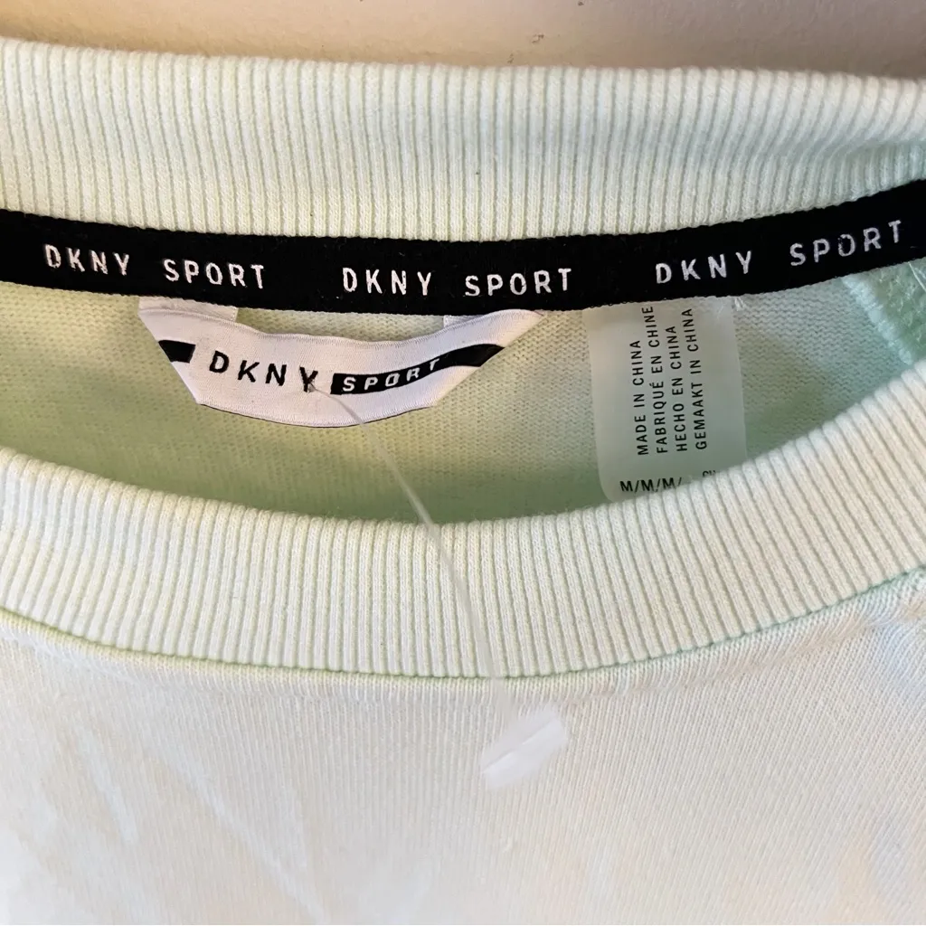 DKNY Mint Green Round Neck Logo Metallic Pullover Lightweight NEW Medium $59 - Image 4