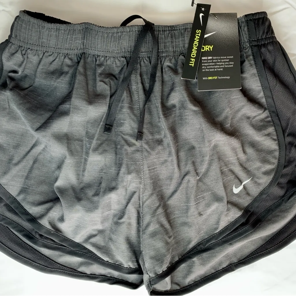 Nike Women's DRI-FIT Tempo Running Shorts Heather Gray Blk Size S - Image 7