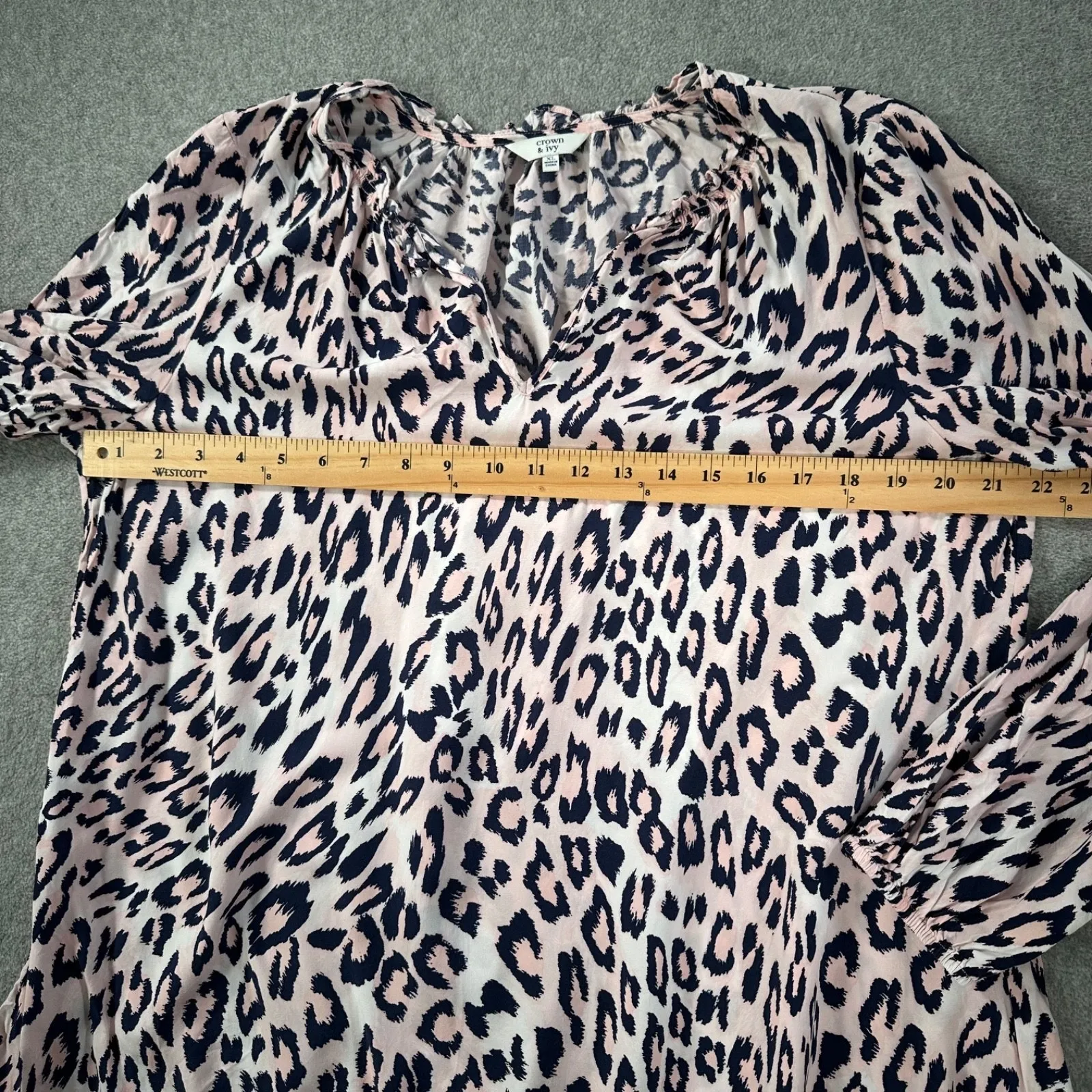 Crown & Ivy Animal Print High Low Blouse Womens X-Large Pink Blue Ruffle Collar - Image 7