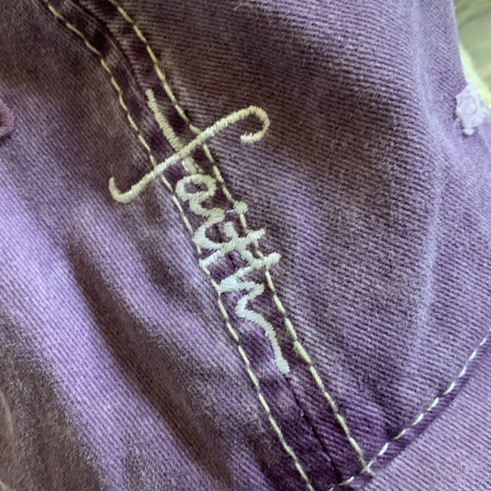 Faith purple baseball hat - Image 3