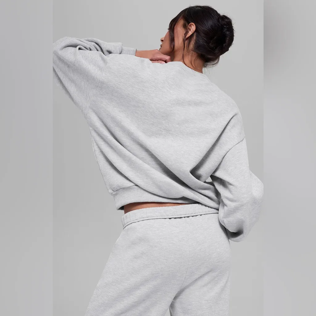 Alo Yoga Accolade Crew Neck Pullover Sweatshirt Athletic Heather Grey Medium - Image 2