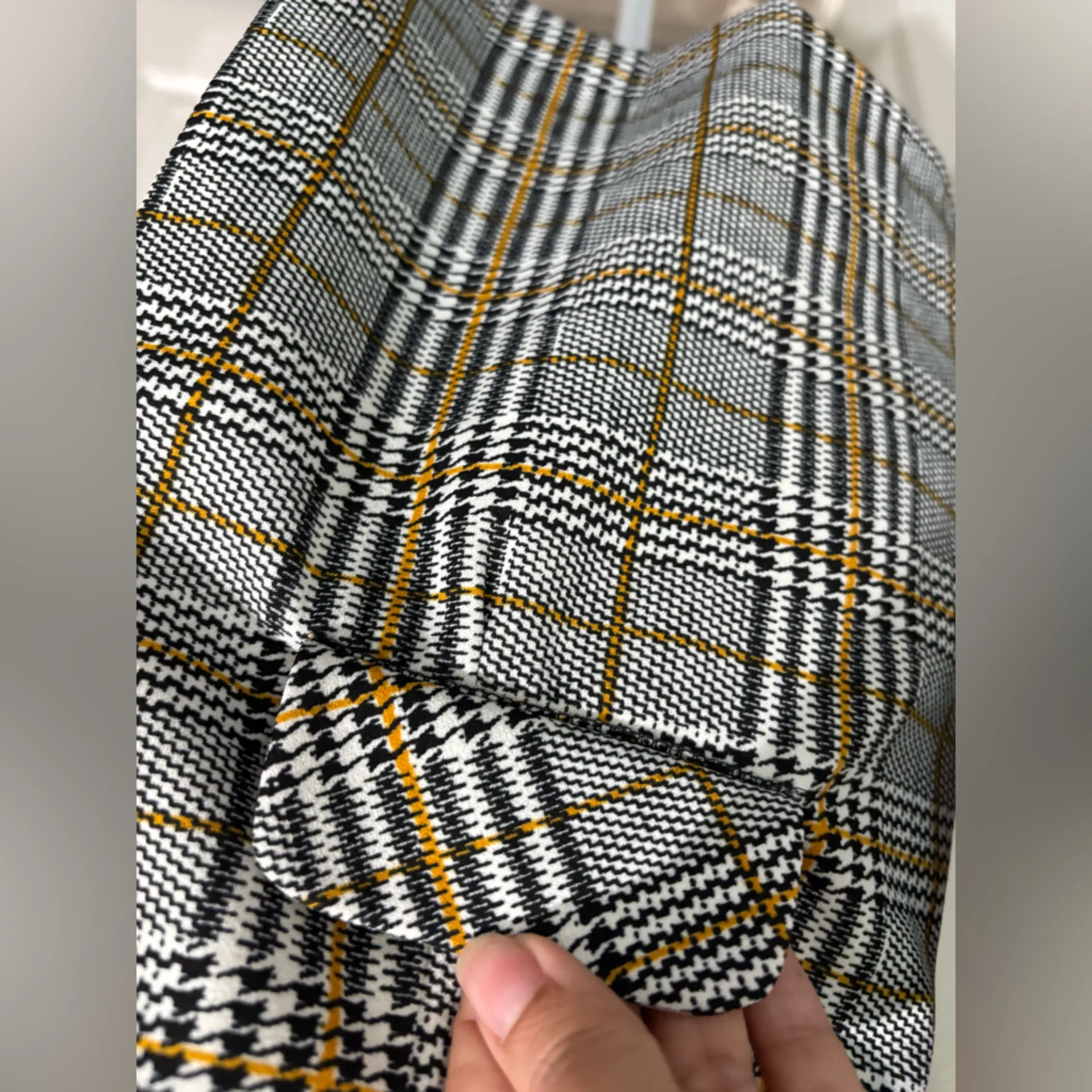 LC by Laura Cruz Women's Checkered Blazer - Image 8