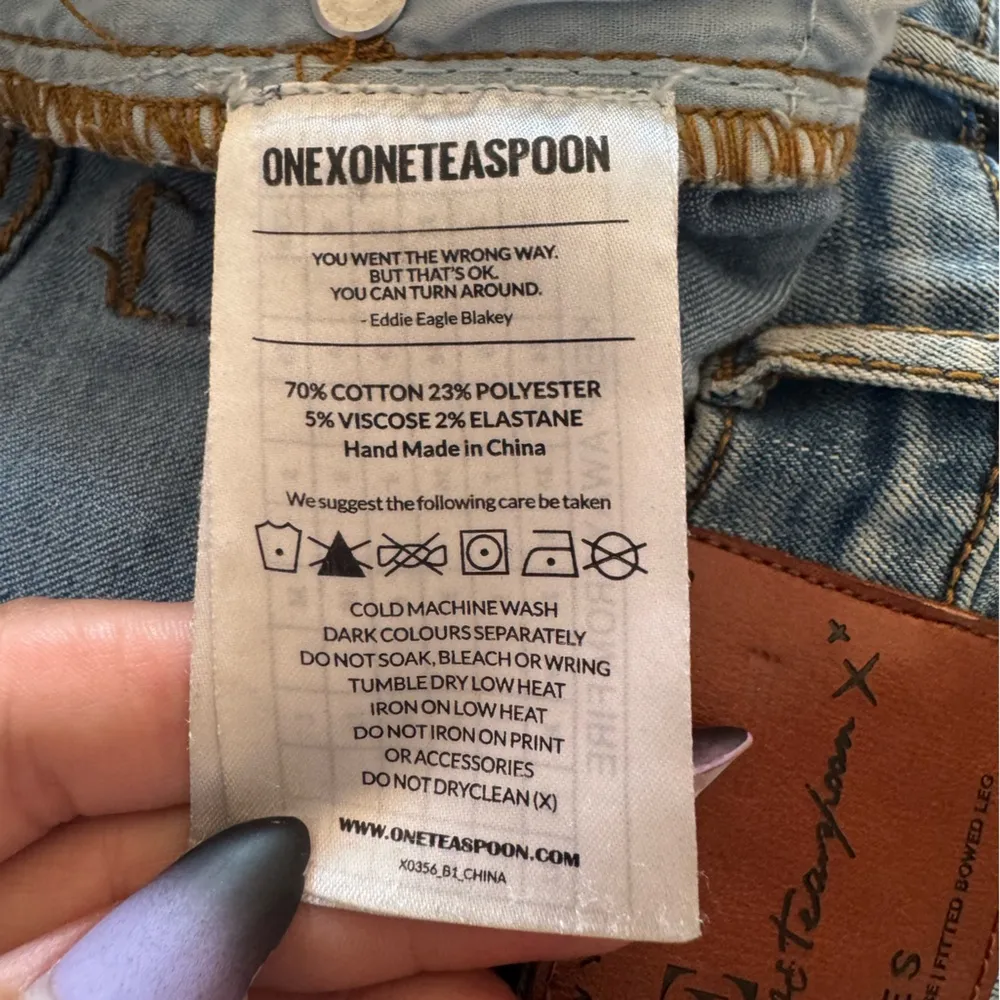 One Teaspoon Loonies Low Waist Fitted Bow Leg Curved Hem size 25 - Image 7