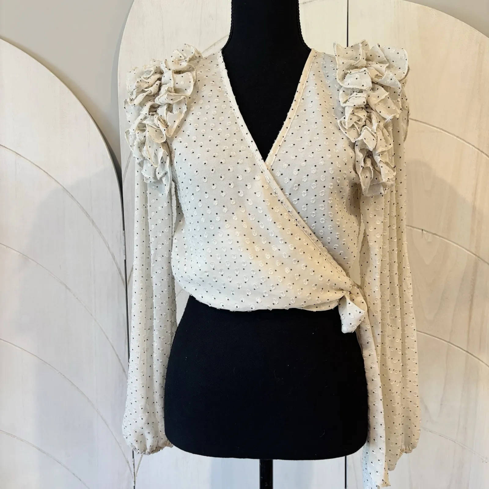 VICI Size XS Cream Polka Dot Chiffon Ruffle Shoulder Wrap Blouse Cropped Unique - Image 2