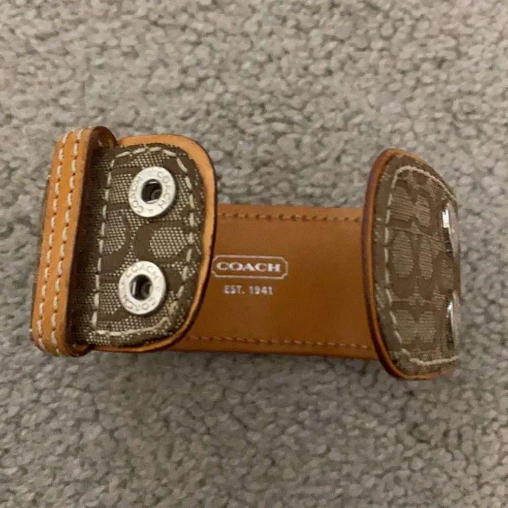 Coach wrist cuff - Image 3