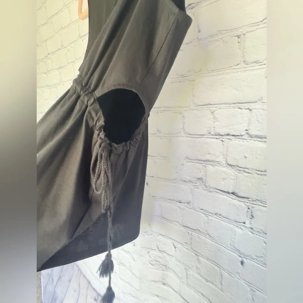 Club Monaco Janou Black tank w/cut out and tassel tie- Small perfect condition - Image 6