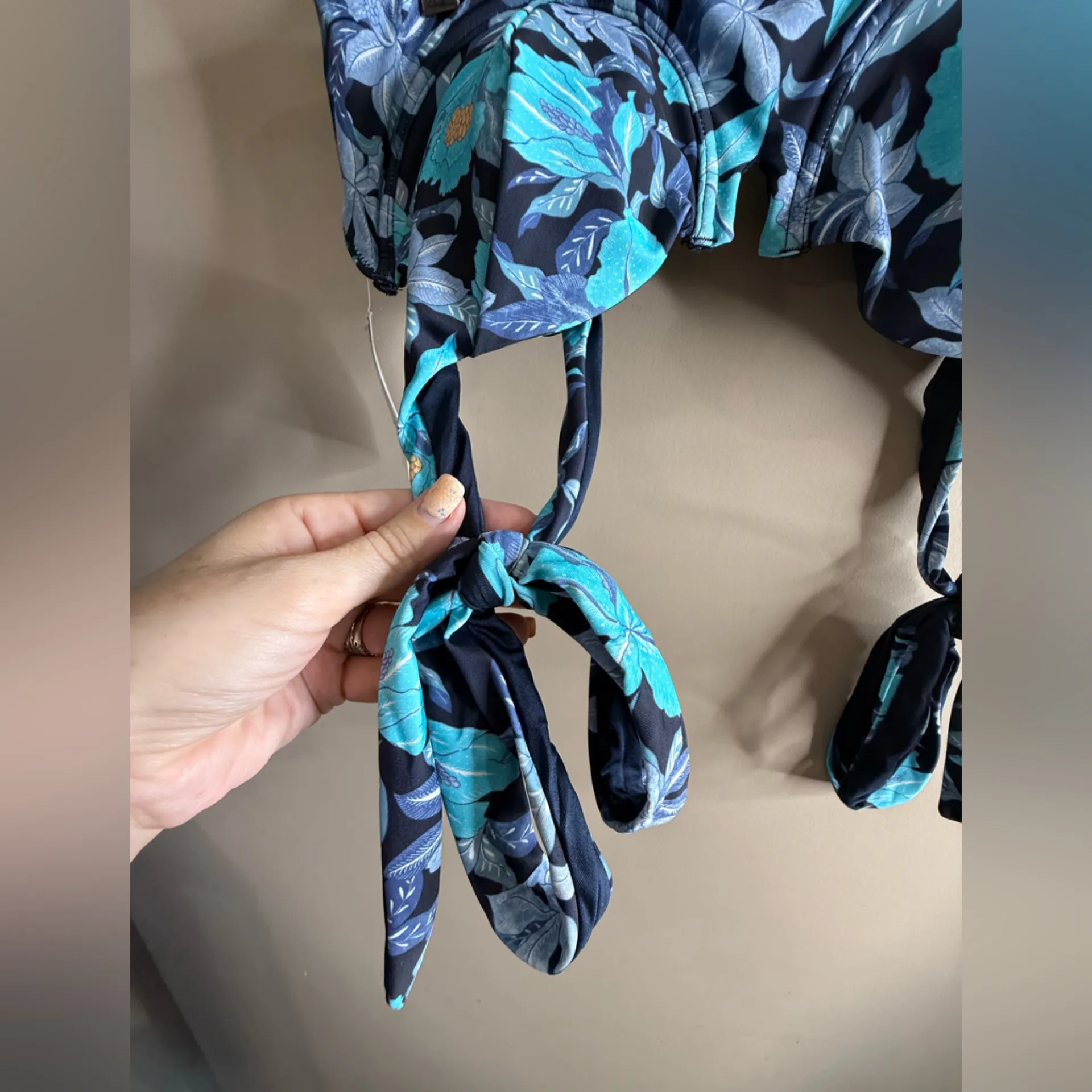 NWT old navy Floral Blue Bikini Top xl - Image 3