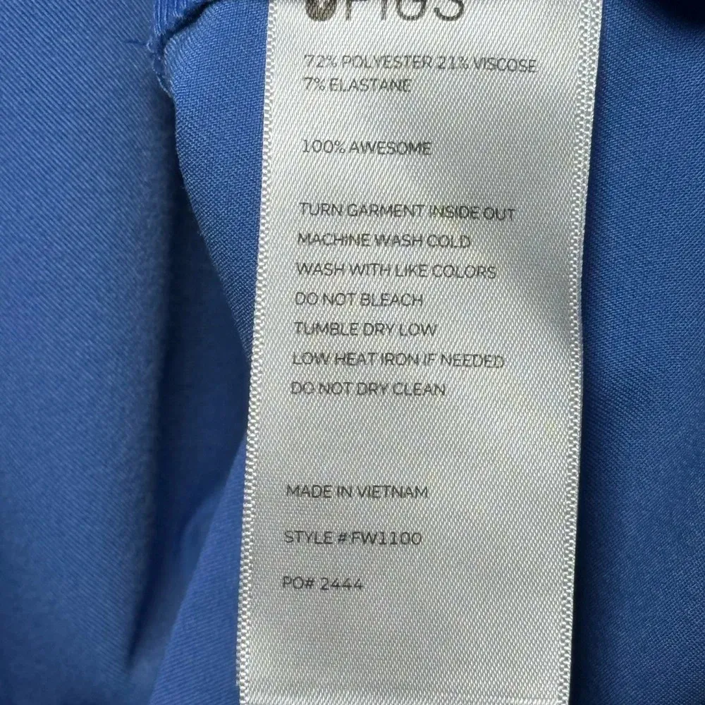 Figs Casma Three Pocket Scrub Top Women's size Small Baby Blue (Ciel Blue?) - Image 8