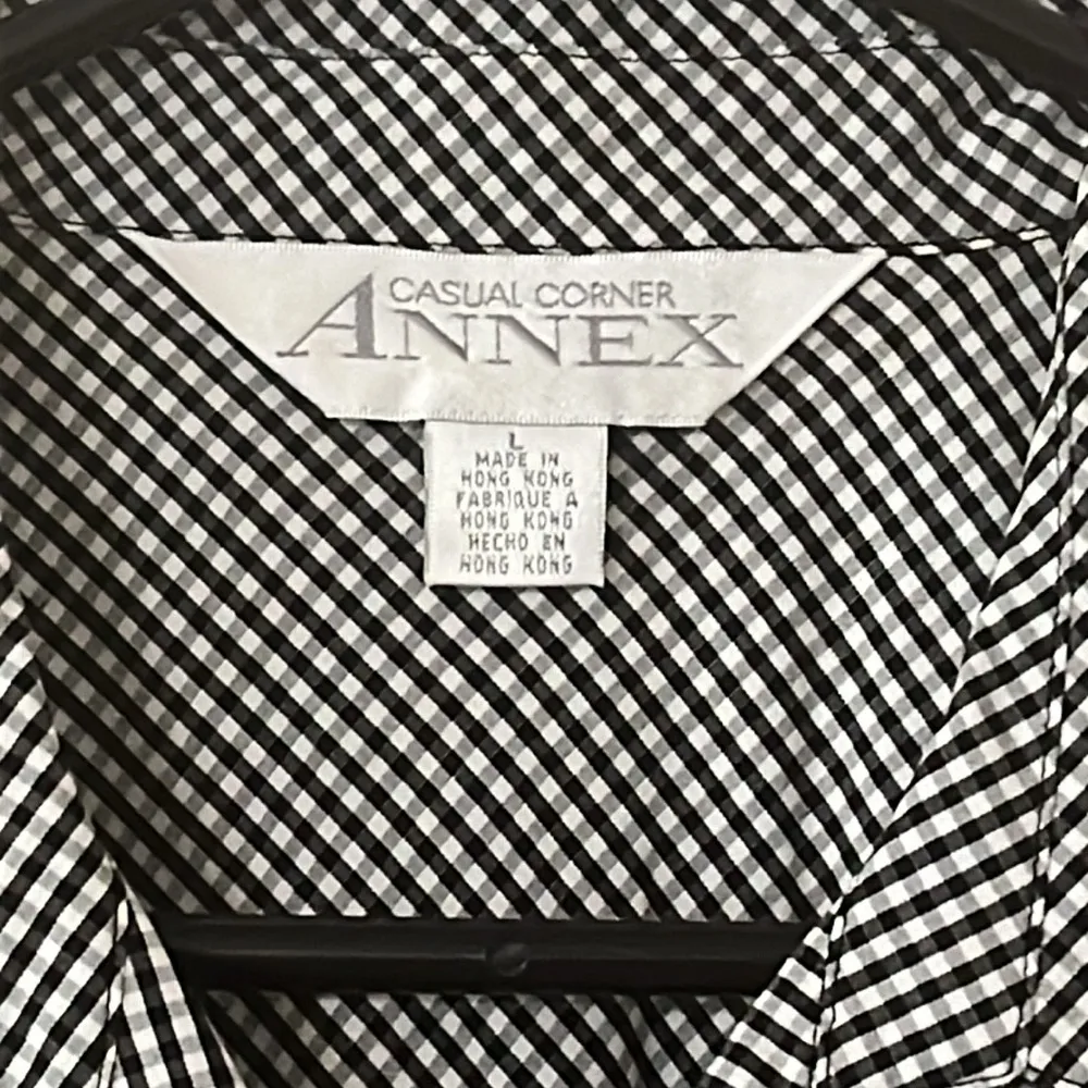 Super Cute Black and White Sleeveless Size L - Image 4