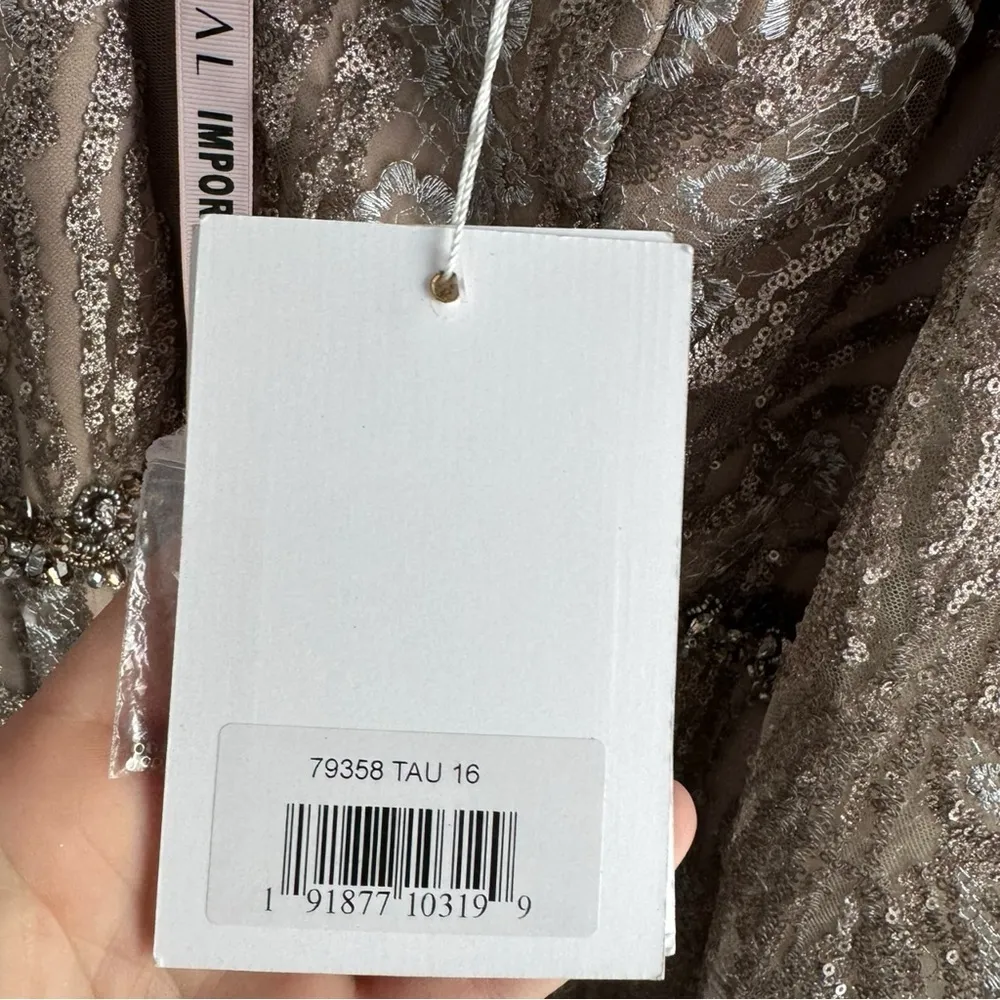 Mac‎ Duggal Embellished Long Sleeve Plunge Neck Gown Gold Taupe 16 79358 - Image 10